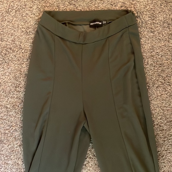 Pretty little thing green pants - Picture 3 of 5